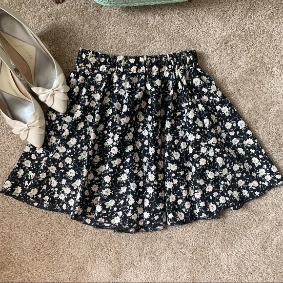 Vintage Dresses & Skirts - Vintage Floral Skater Skirt